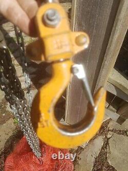 Magna Heavy Duty Chain Hoist 1/2 Ton Fall Chain Hoist 20 Foot EUC